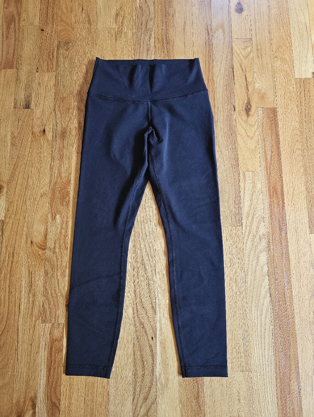 Womens Lululemon Vintage Leggings. Black High-Waist Stretch Leggings.